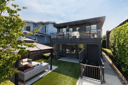 238 19Th Street E, North Vancouver, BC 