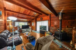 10941 249 Street Maple Ridge, BC V2W 1Z7