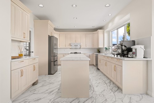 6835 Heather Street, Vancouver, BC 