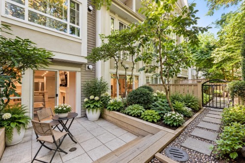 118-365 1st Street E North Vancouver, BC V7L 4W5