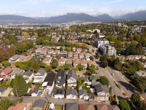 1382 17Th Avenue E, Vancouver, BC 
