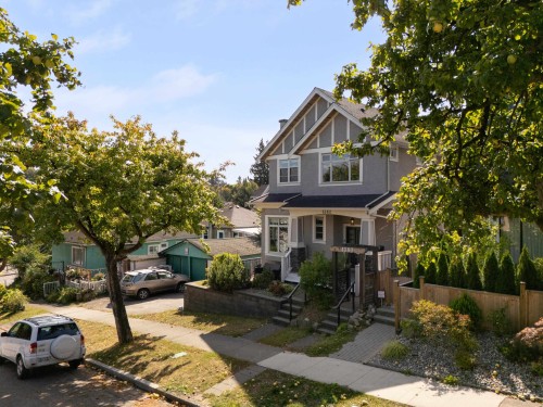 1382 17Th Avenue E, Vancouver, BC 