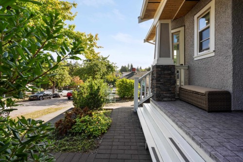1382 17Th Avenue E, Vancouver, BC 