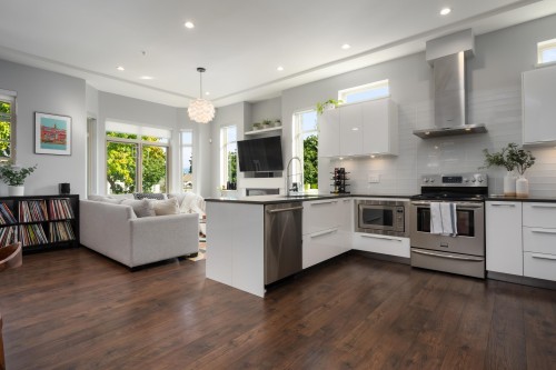 1382 17Th Avenue E, Vancouver, BC 