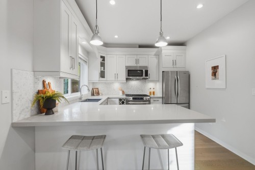 248 6Th Street E, North Vancouver, BC 