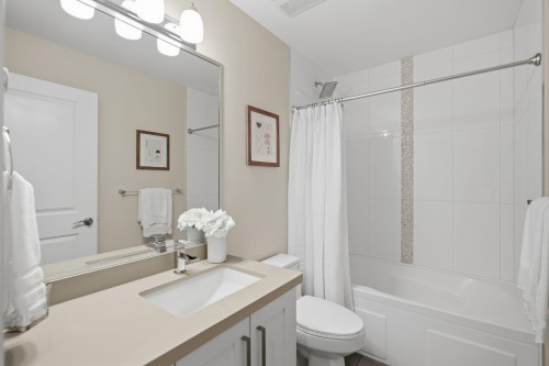 248 6Th Street E, North Vancouver, BC 