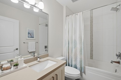 248 6Th Street E, North Vancouver, BC 