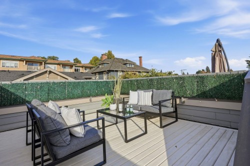 248 6Th Street E, North Vancouver, BC 