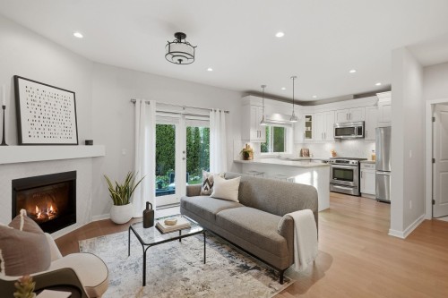 248 6Th Street E, North Vancouver, BC 