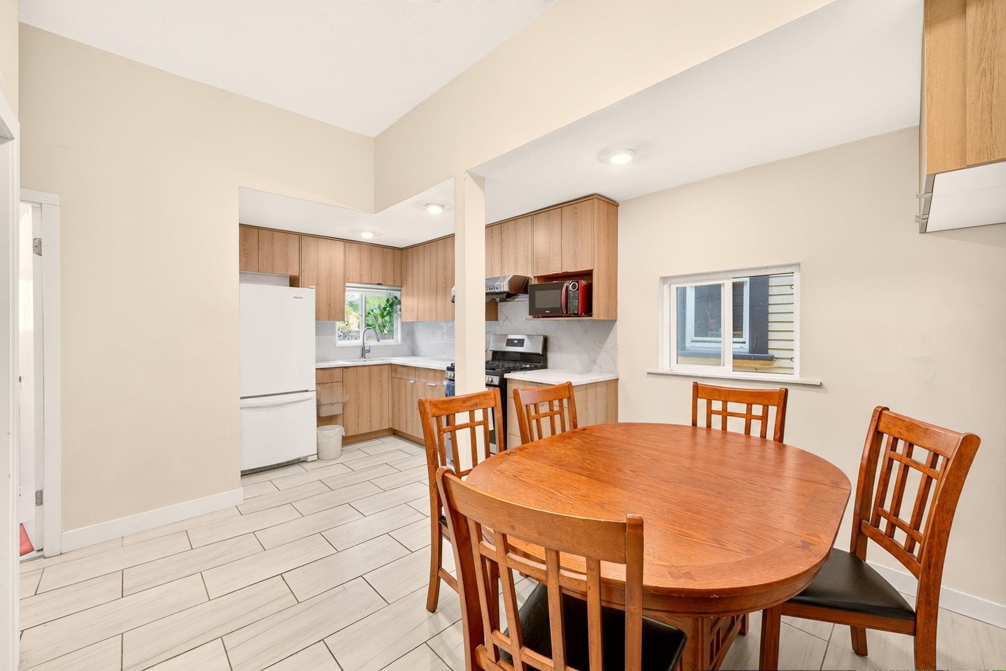 777 Pender Street E, Vancouver, BC