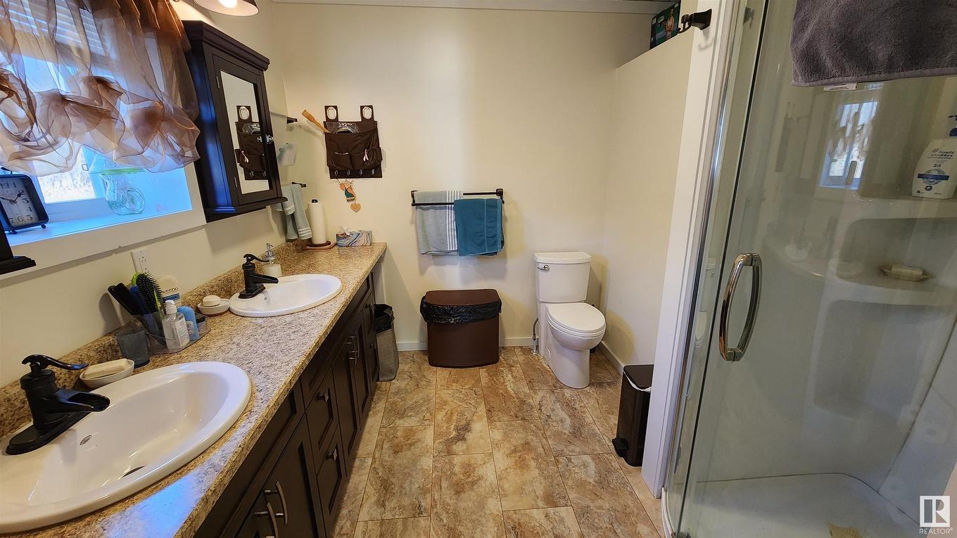 7308 Twp Rd 562, Rural St. Paul County, AB - Indoor Photo Showing Bathroom