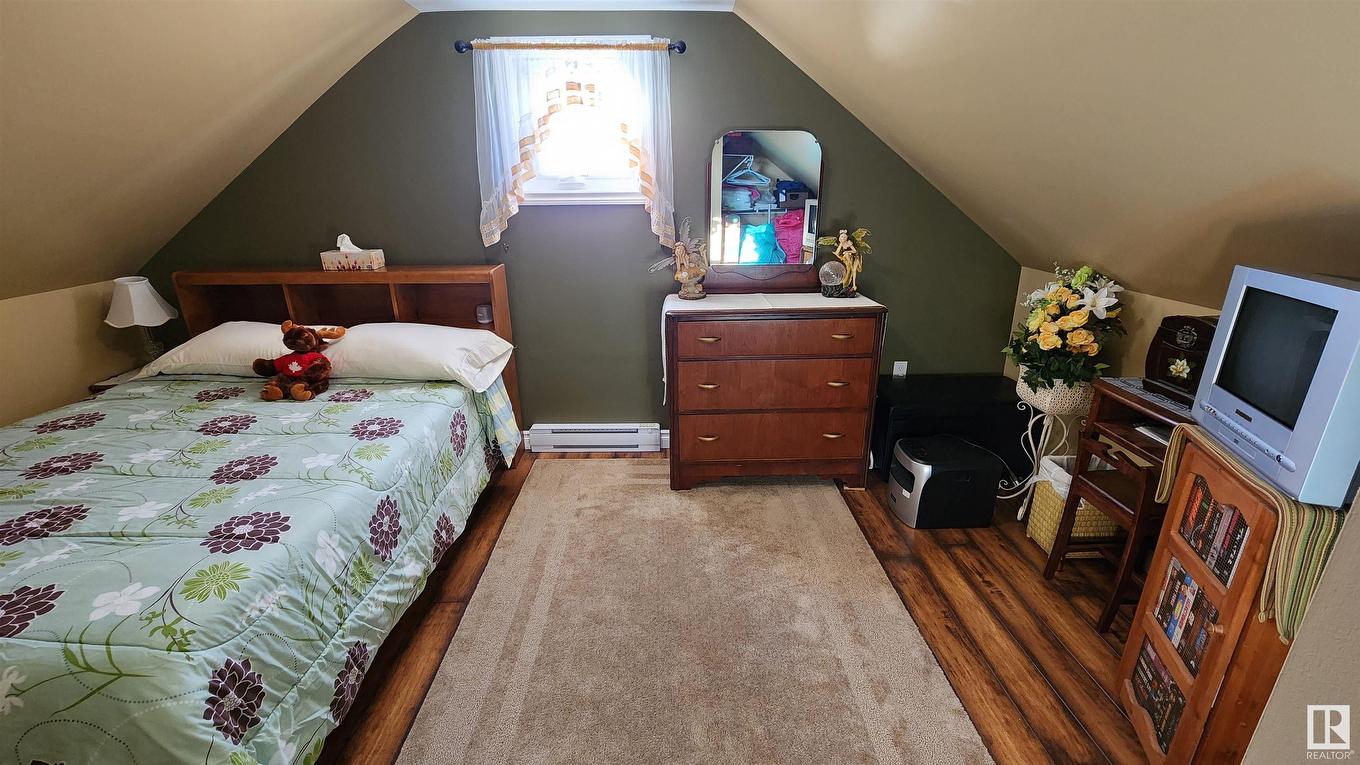 7308 Twp Rd 562, Rural St. Paul County, AB - Indoor Photo Showing Bedroom