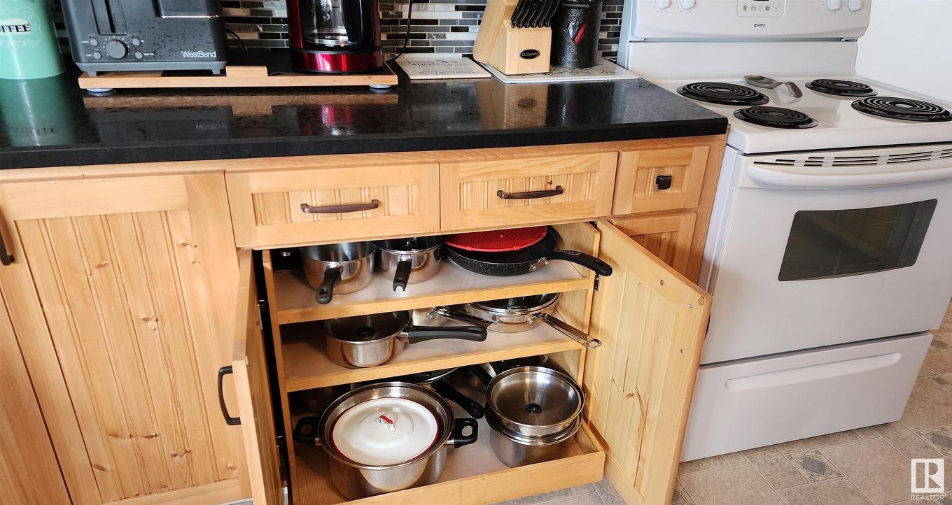 7308 Twp Rd 562, Rural St. Paul County, AB - Indoor Photo Showing Kitchen