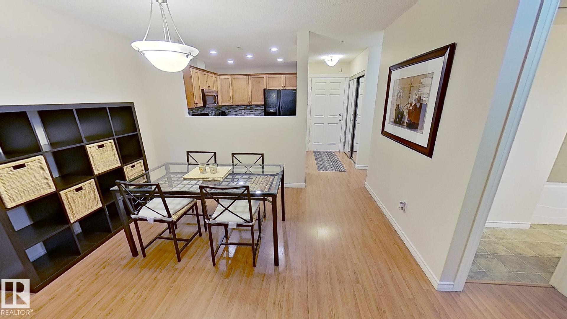 119 12110 106 Avenue Nw, Edmonton, AB - Indoor Photo Showing Dining Room