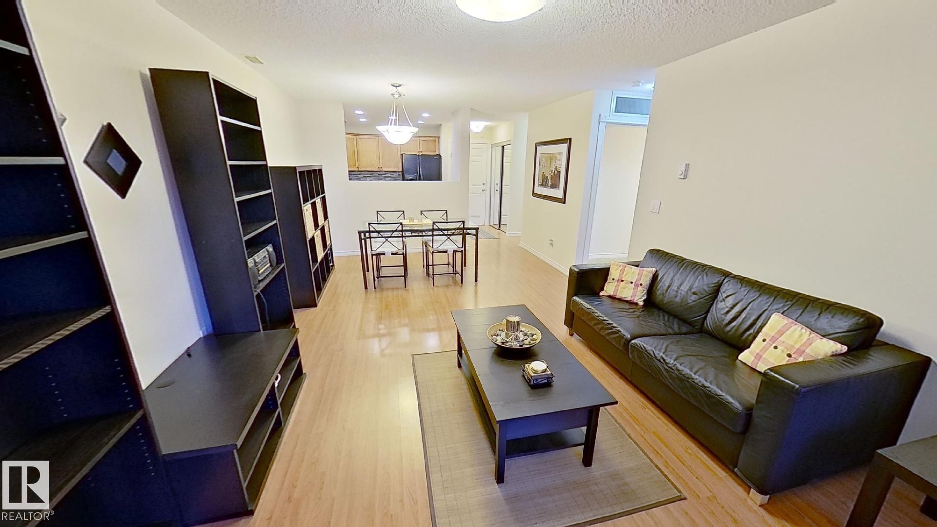 119 12110 106 Avenue Nw, Edmonton, AB - Indoor Photo Showing Living Room