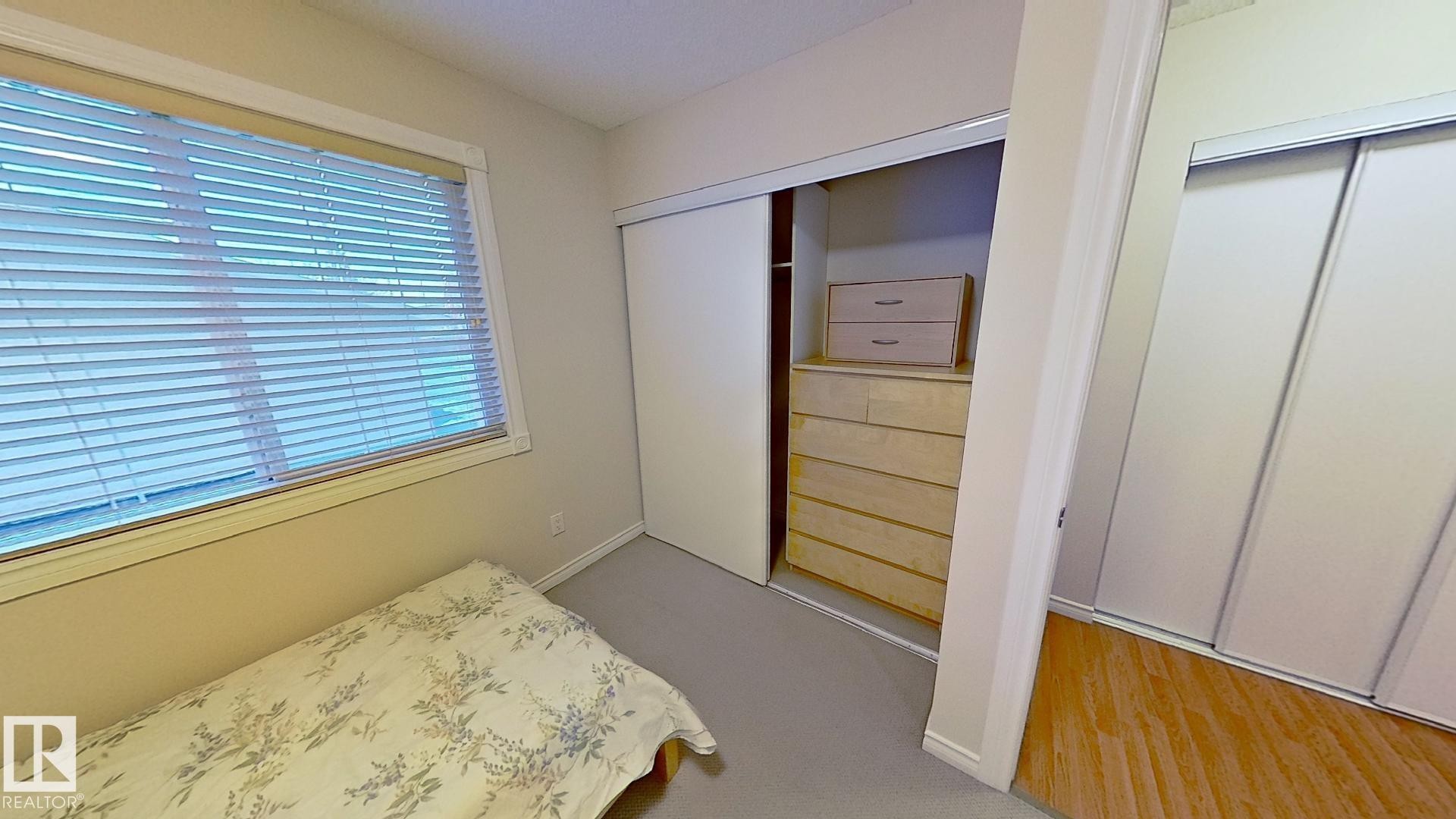 119 12110 106 Avenue Nw, Edmonton, AB - Indoor Photo Showing Bedroom