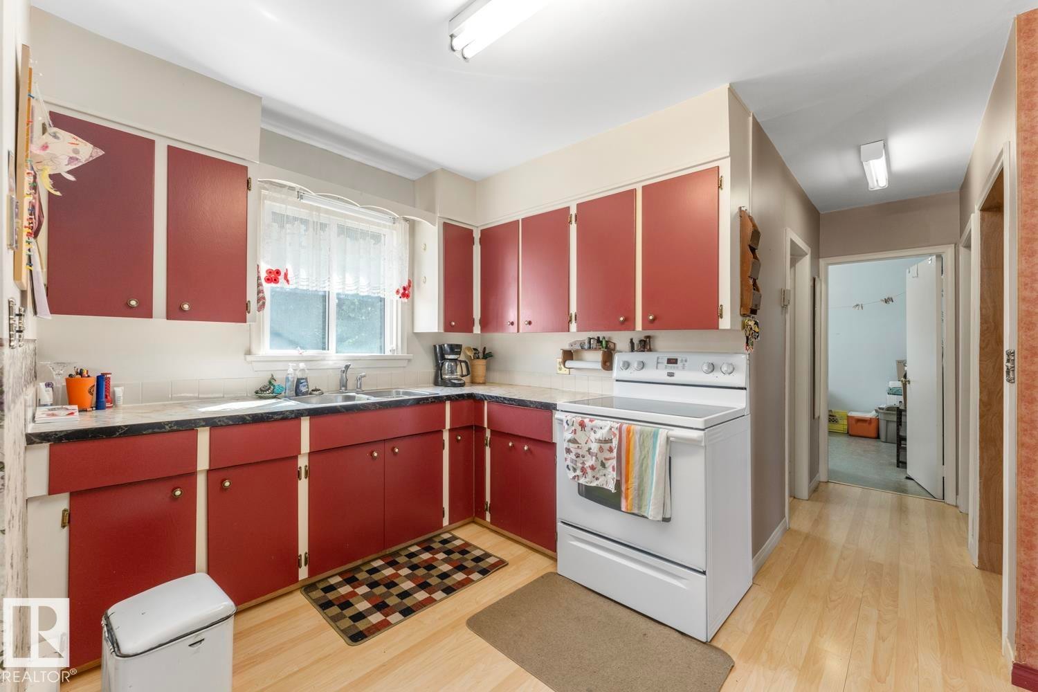 4715 47 Avenue, Cold Lake, AB - Indoor