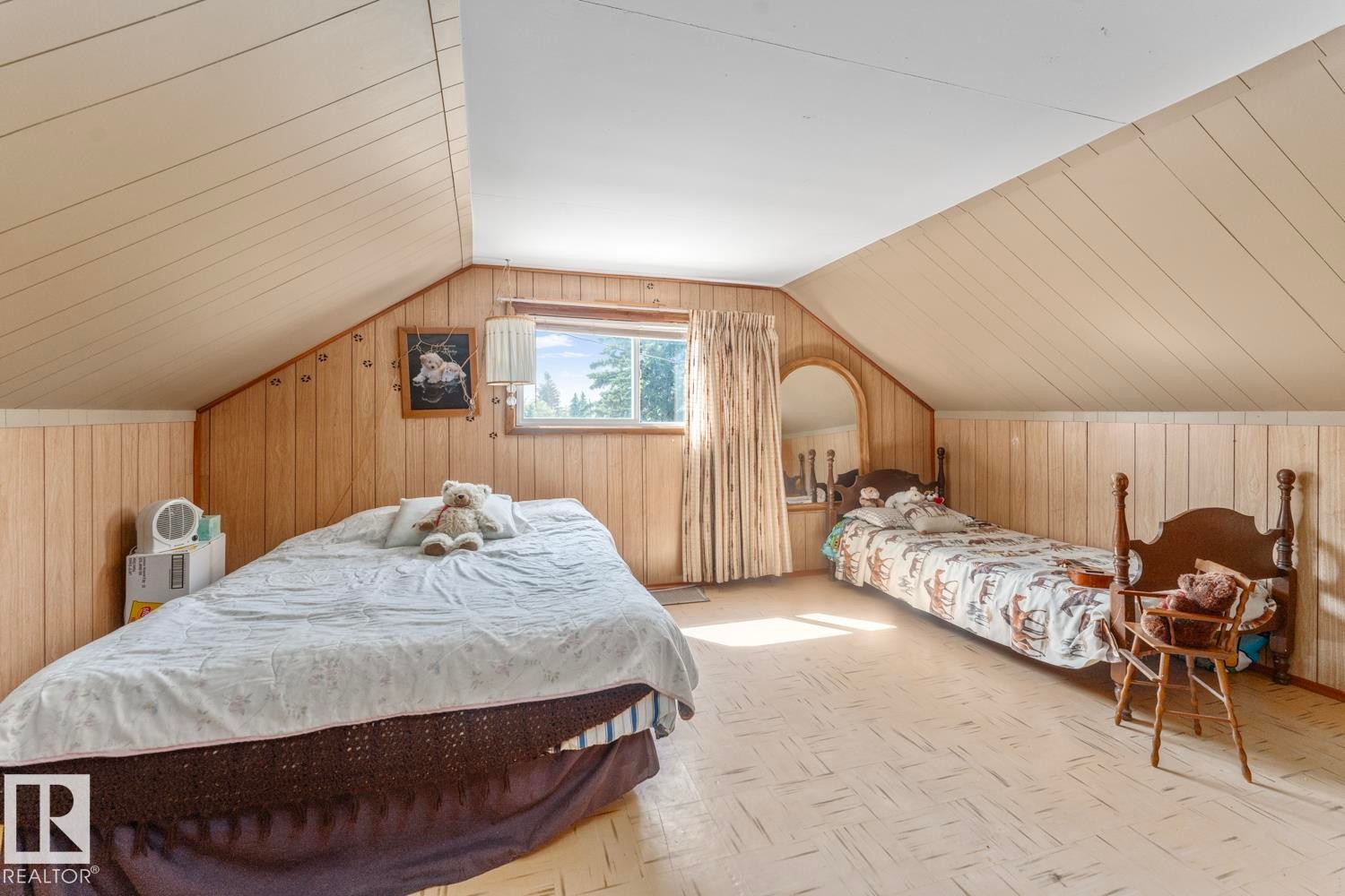 4715 47 Avenue, Cold Lake, AB - Indoor Photo Showing Bedroom