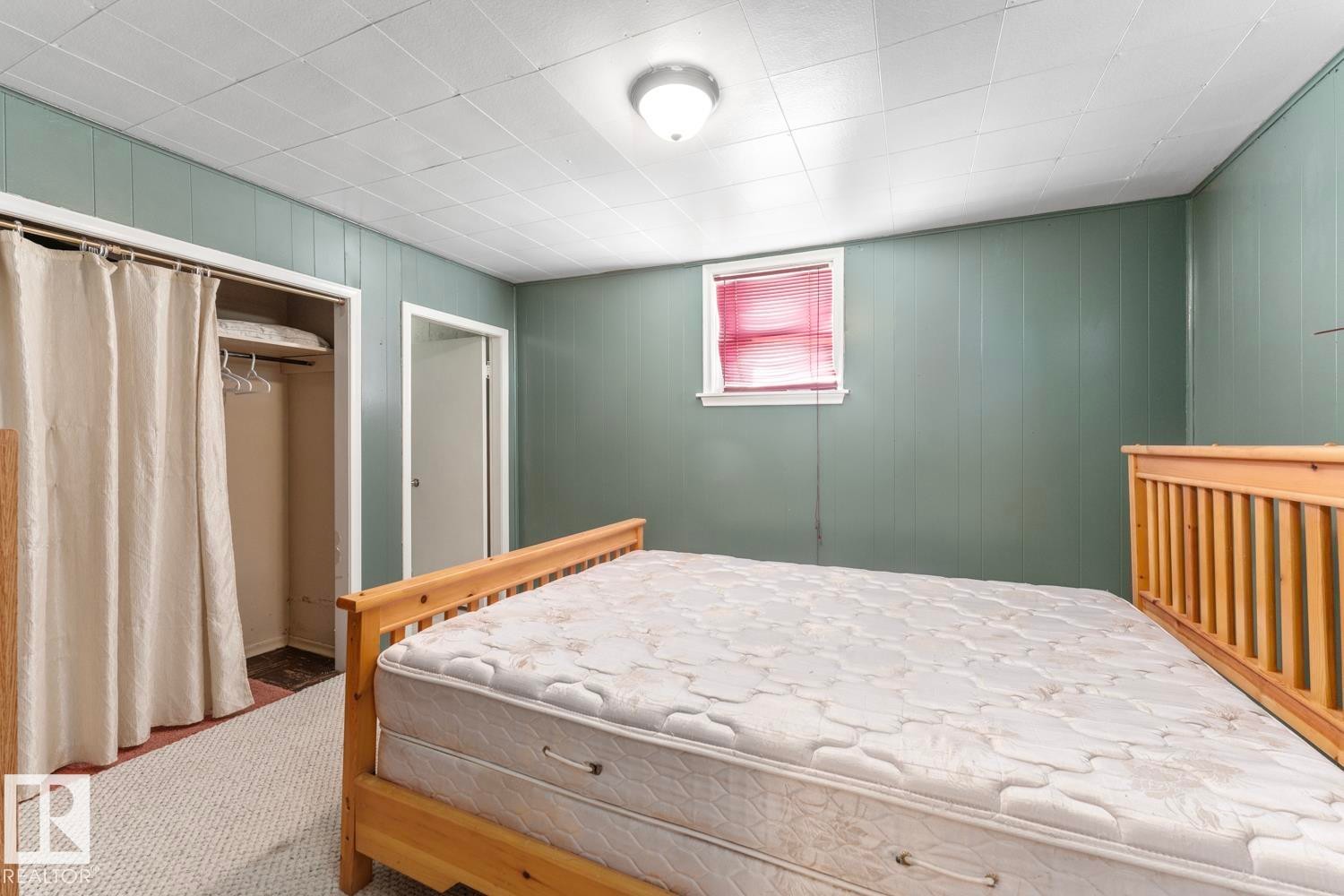 4715 47 Avenue, Cold Lake, AB - Indoor Photo Showing Bedroom