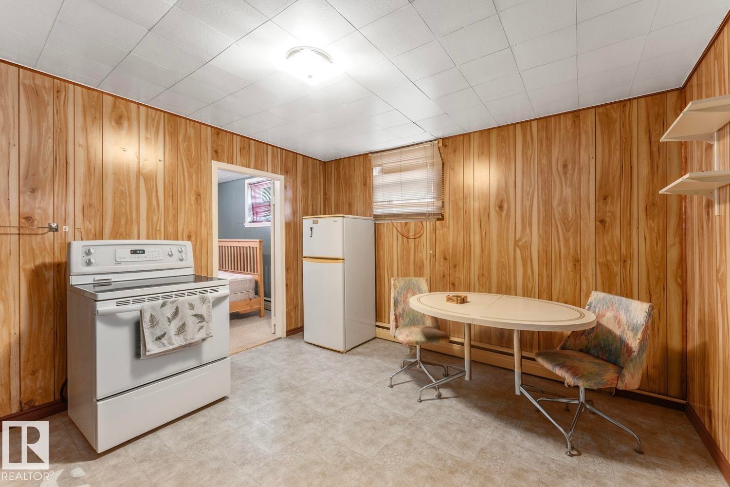 4715 47 Avenue, Cold Lake, AB - Indoor