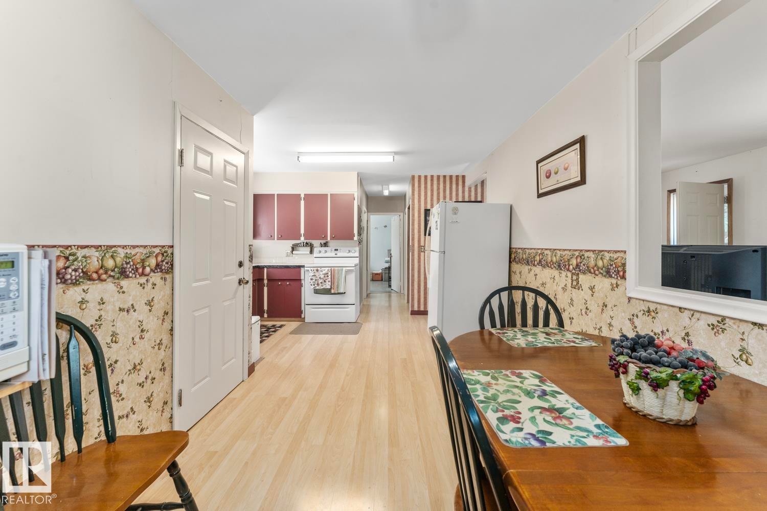 4715 47 Avenue, Cold Lake, AB - Indoor