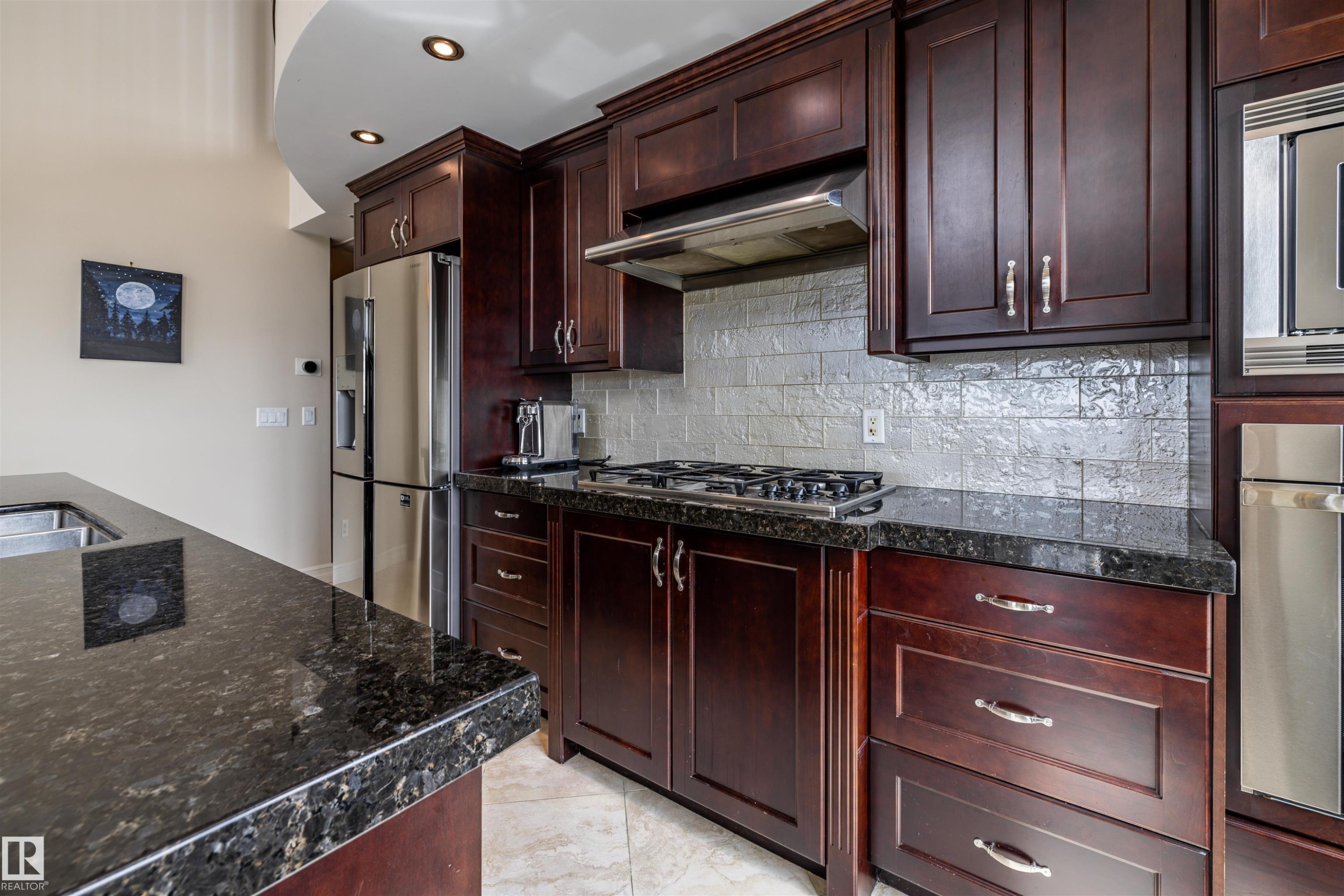 1801 9939 109 Street, Edmonton, AB - Indoor Photo Showing Kitchen