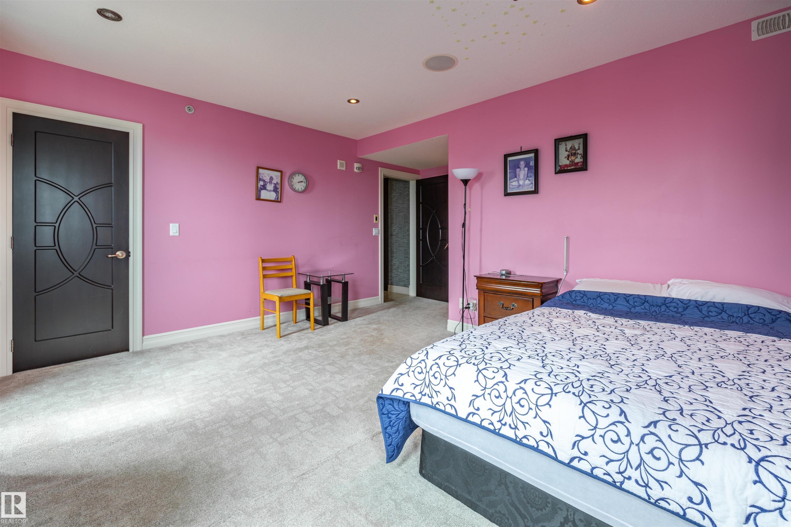 1801 9939 109 Street, Edmonton, AB - Indoor Photo Showing Bedroom