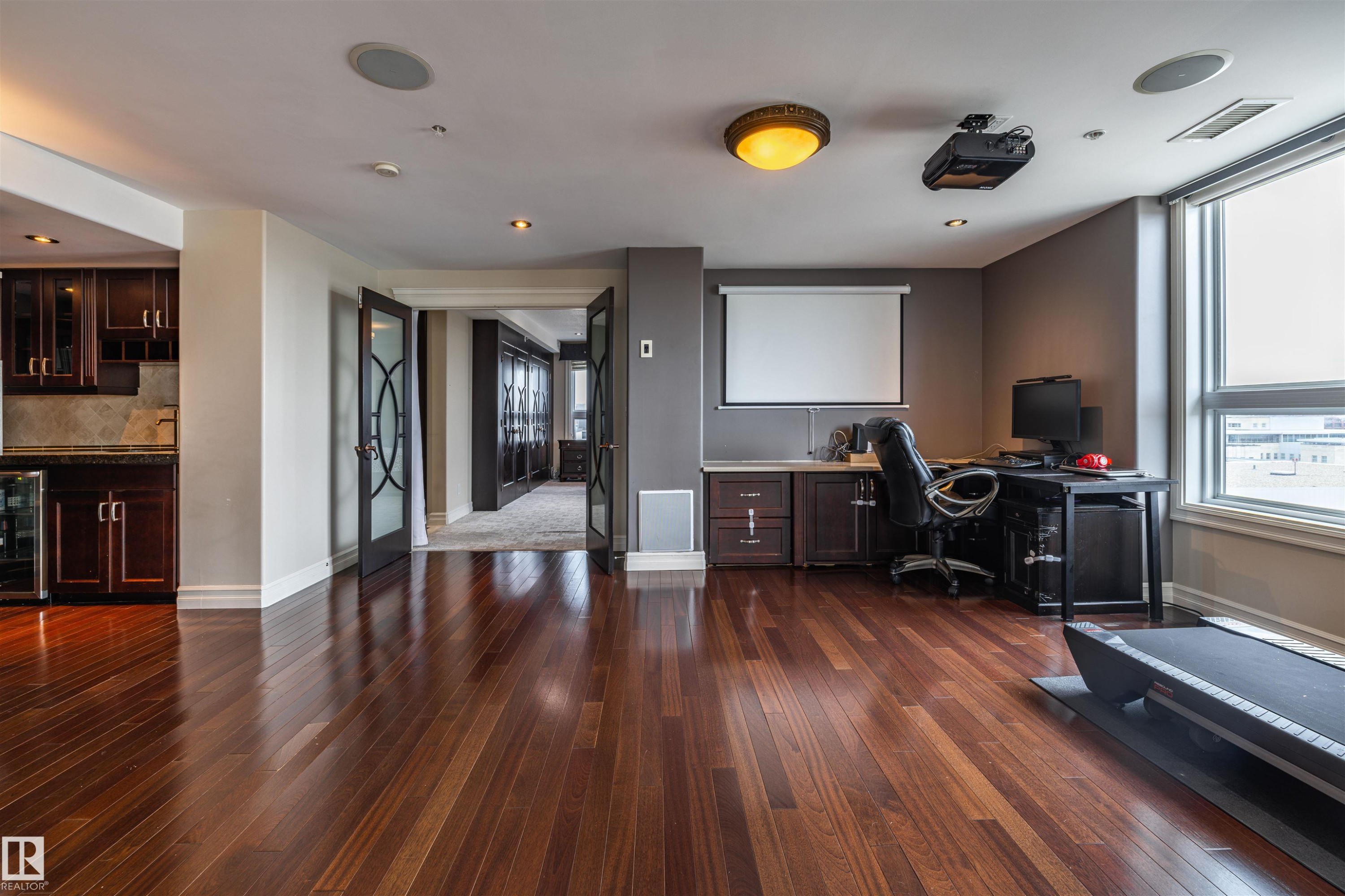 1801 9939 109 Street, Edmonton, AB - Indoor Photo Showing Other Room