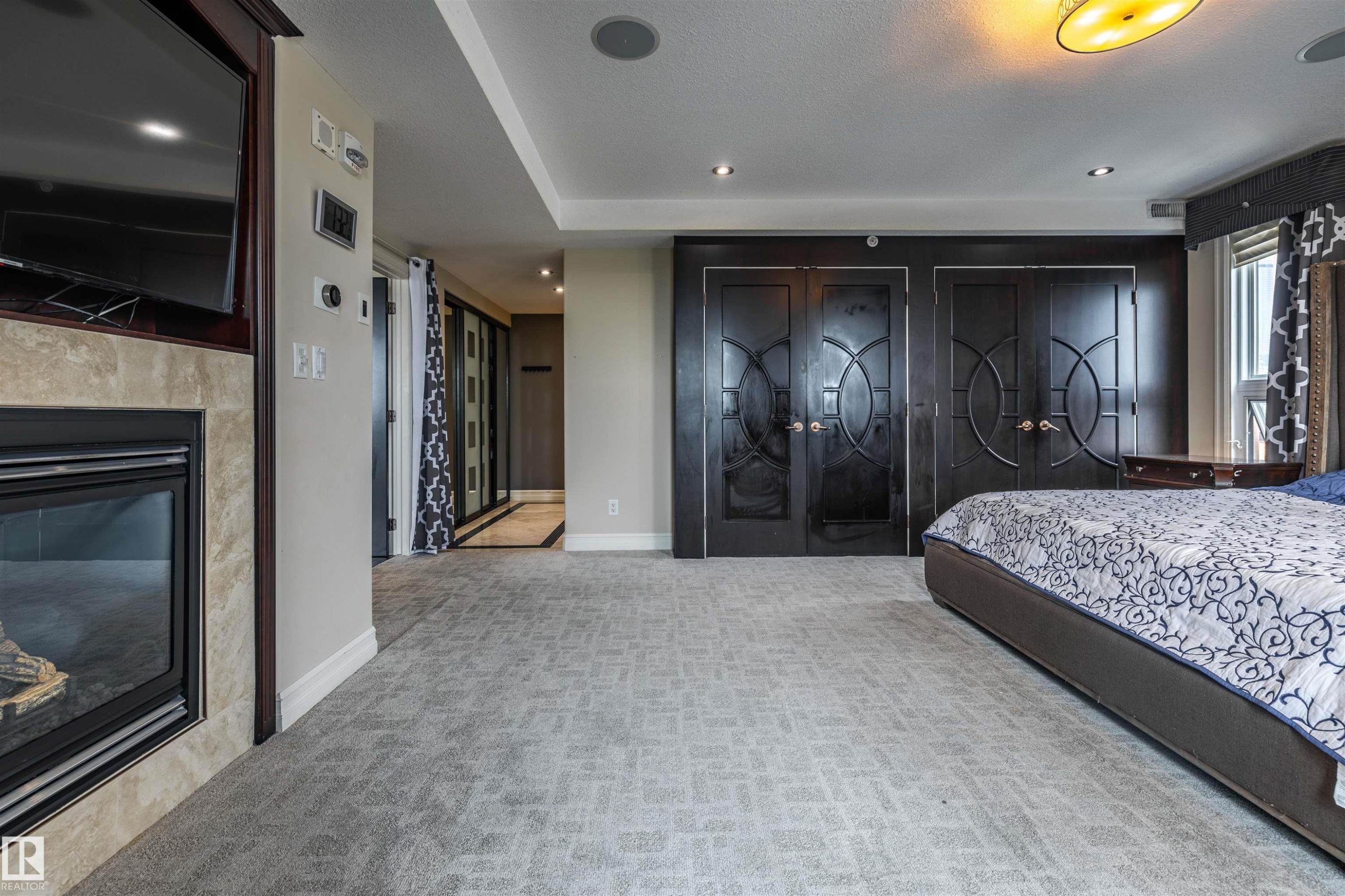 1801 9939 109 Street, Edmonton, AB - Indoor With Fireplace