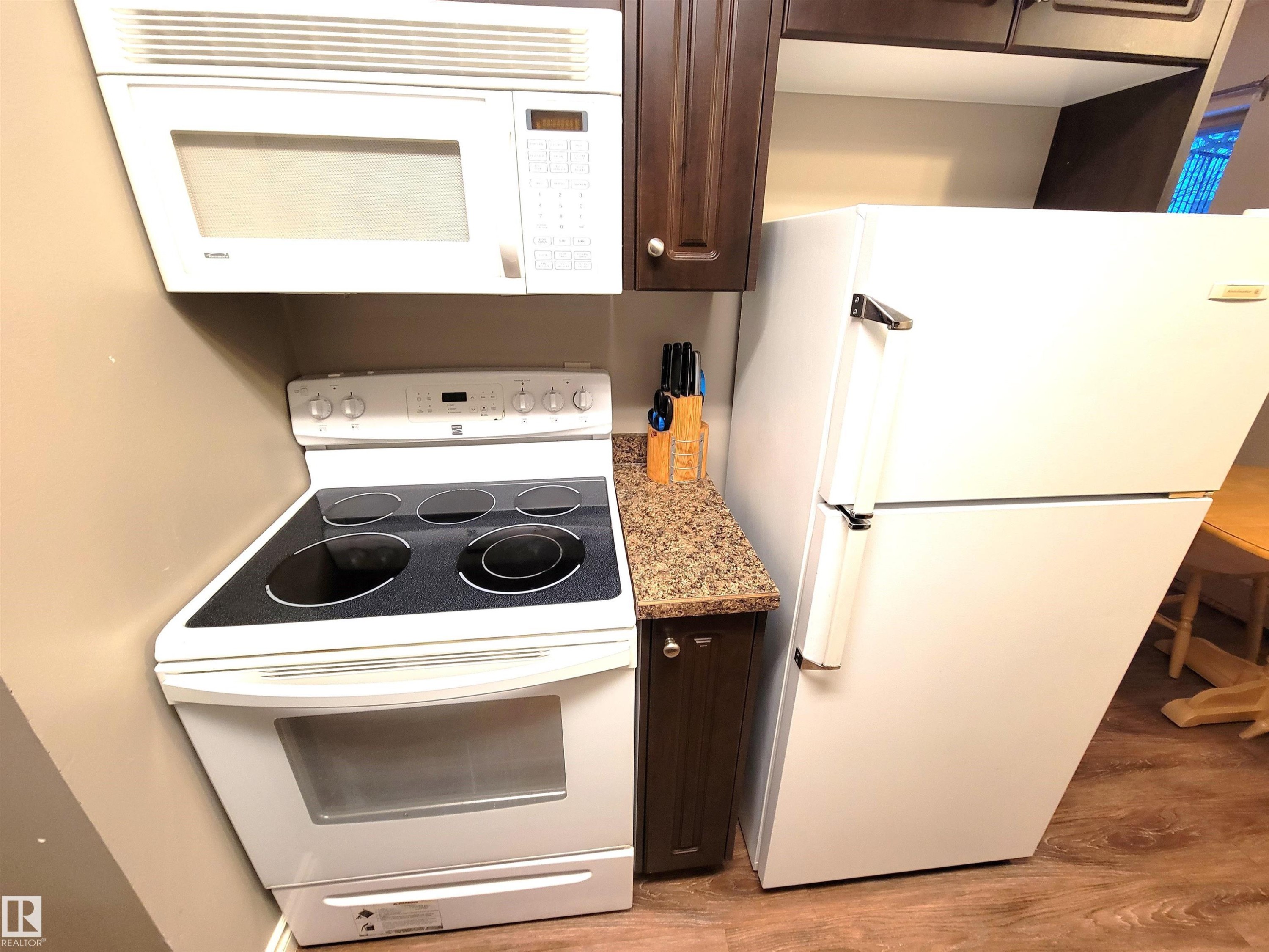 101 911 10 Street, Cold Lake, AB - Indoor Photo Showing Kitchen