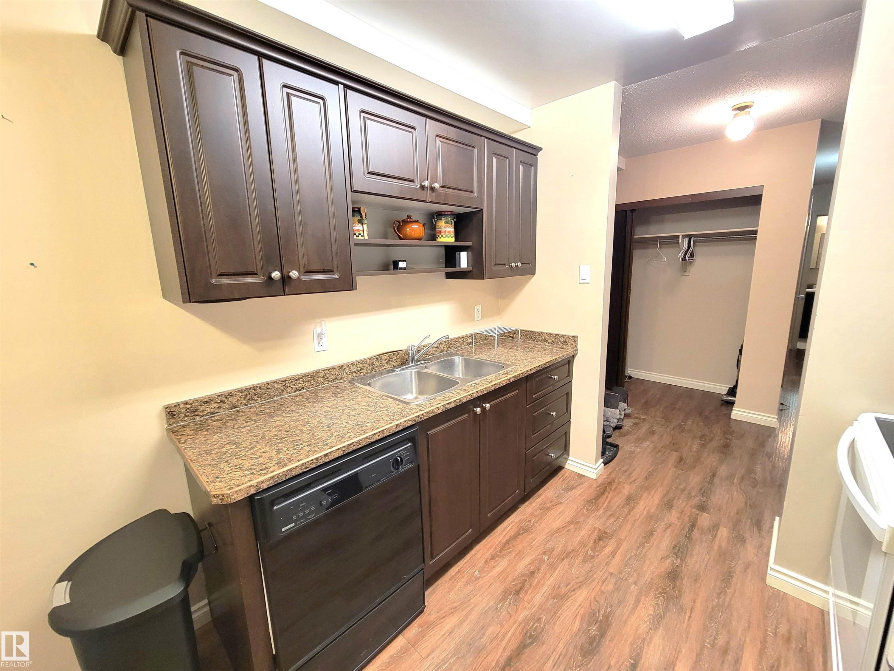 101 911 10 Street, Cold Lake, AB - Indoor Photo Showing Kitchen With Double Sink