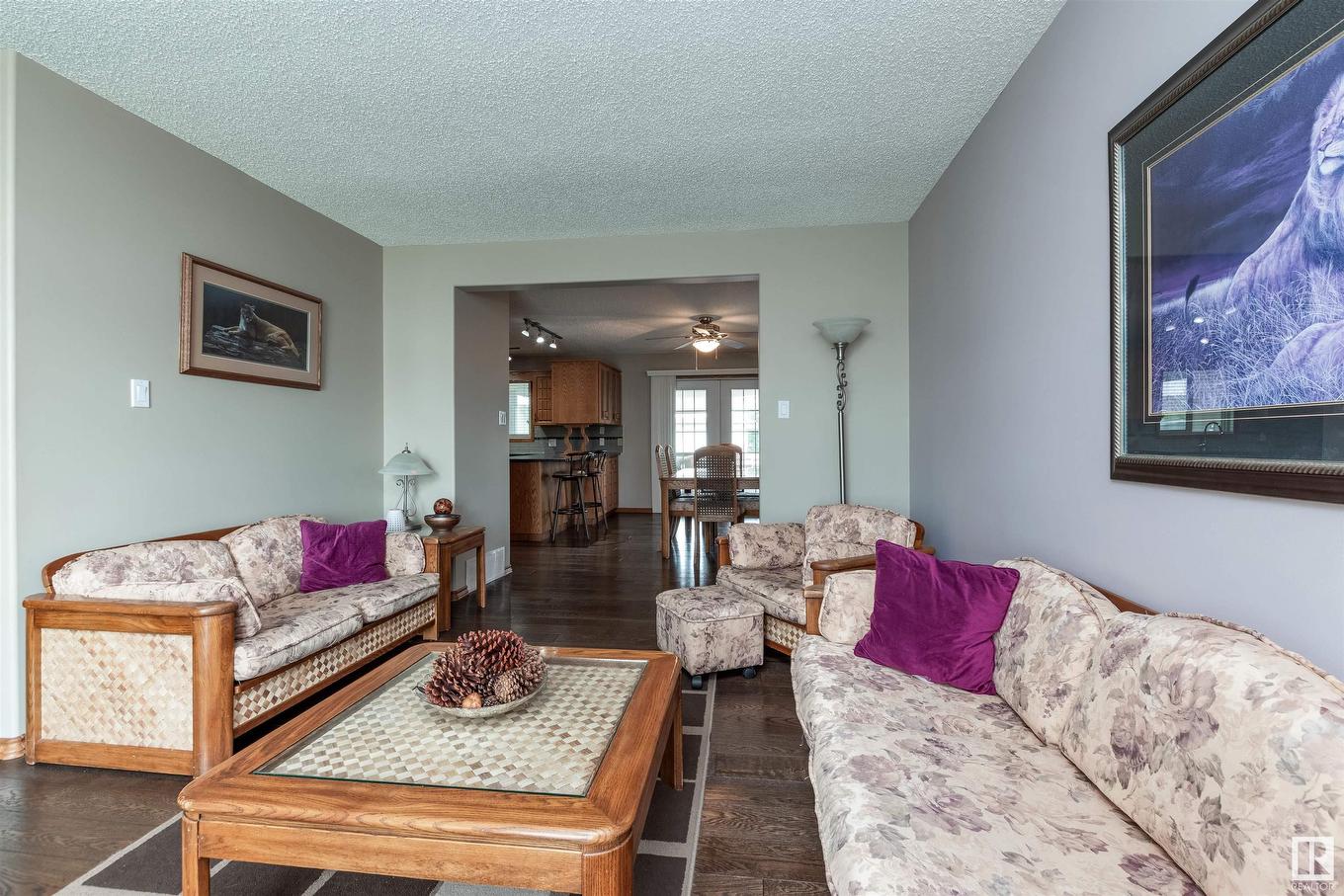 4126 46 Street, Vegreville, AB - Indoor Photo Showing Living Room