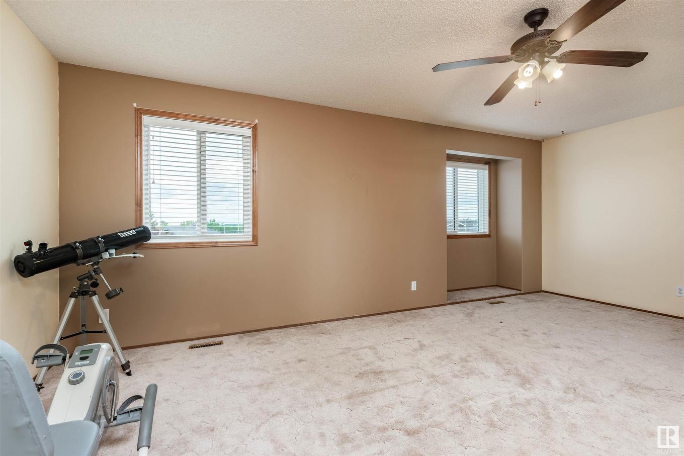 4126 46 Street, Vegreville, AB - Indoor Photo Showing Other Room