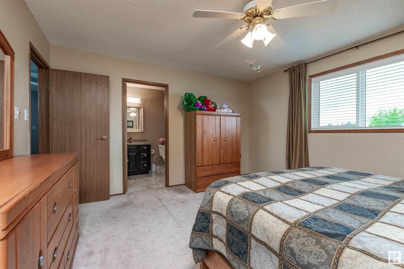 4126 46 Street, Vegreville, AB - Indoor Photo Showing Bedroom