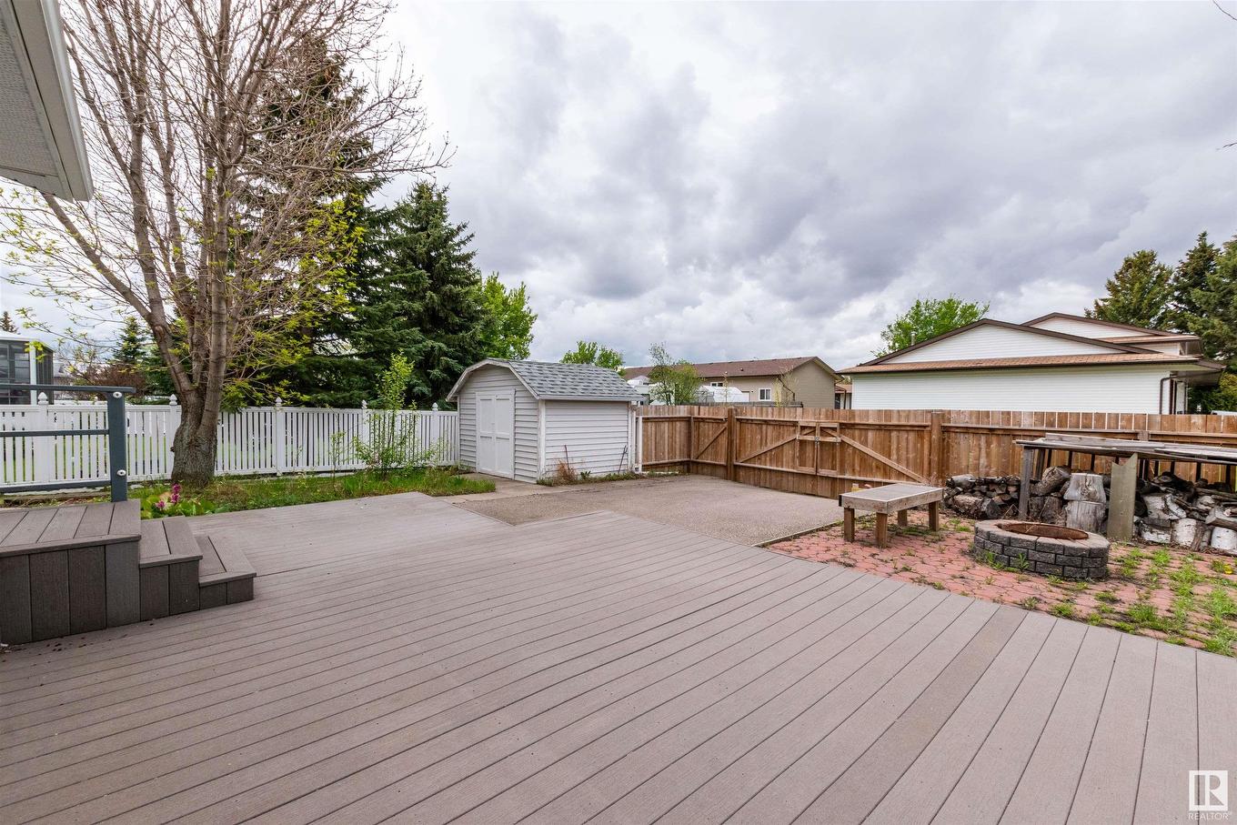 4126 46 Street, Vegreville, AB - Outdoor With Deck Patio Veranda