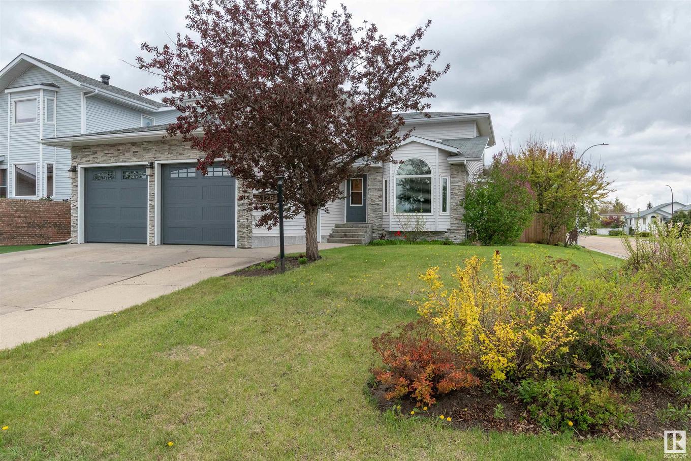 4126 46 Street, Vegreville, AB - Outdoor With Facade