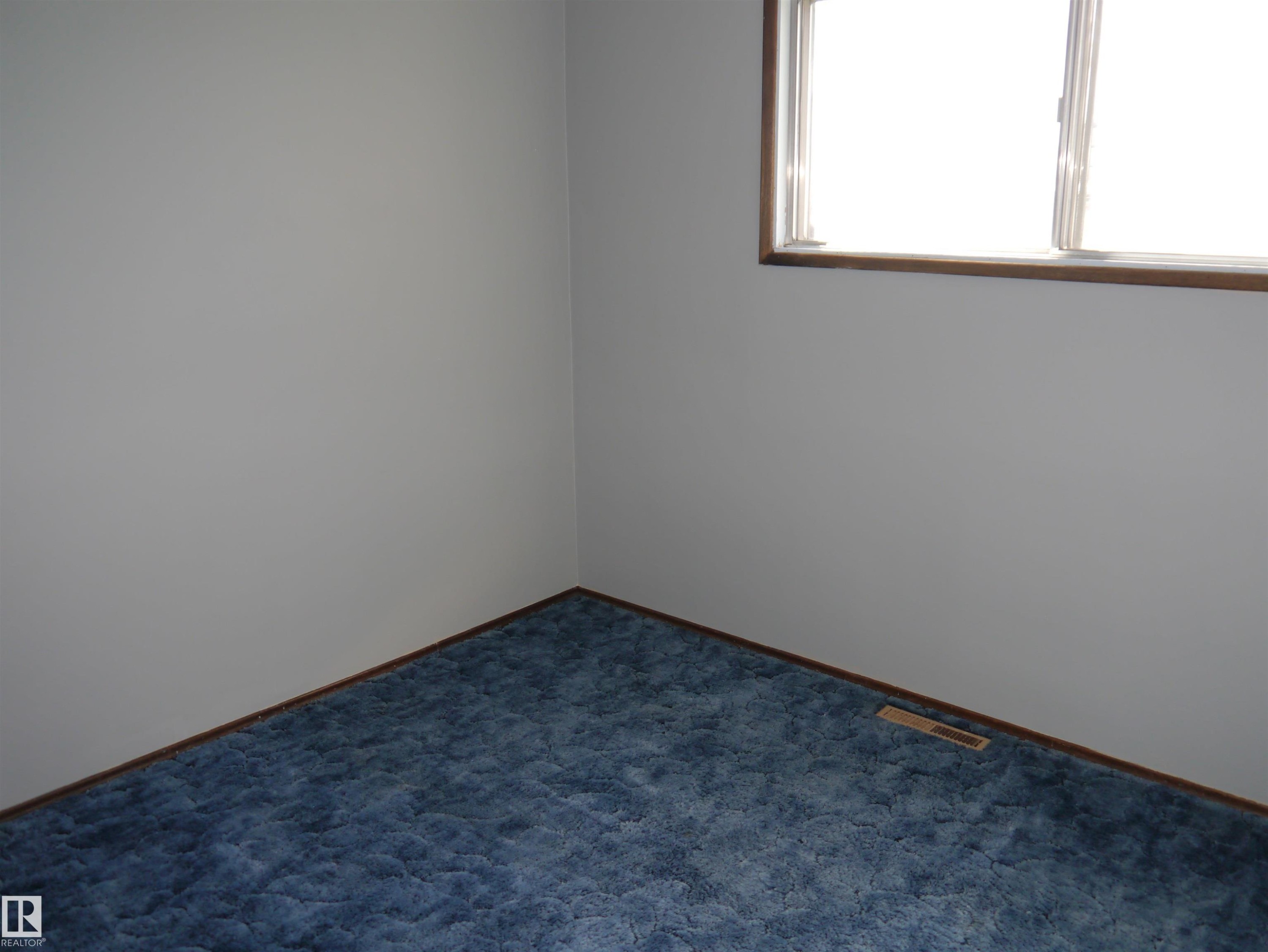 4907 & 4911 47 Avenue, Stony Plain, AB - Indoor Photo Showing Other Room