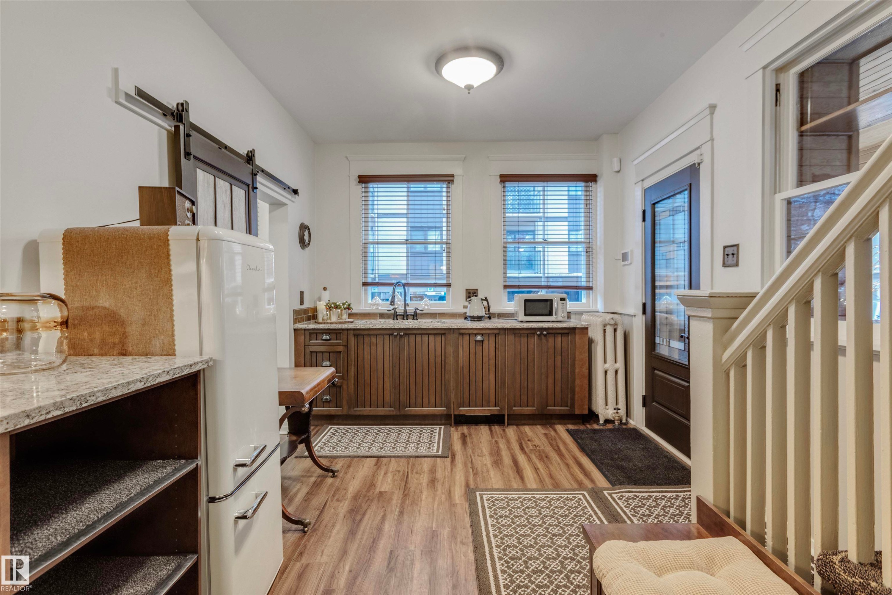 10417 Saskatchewan Drive, Edmonton, AB - Indoor