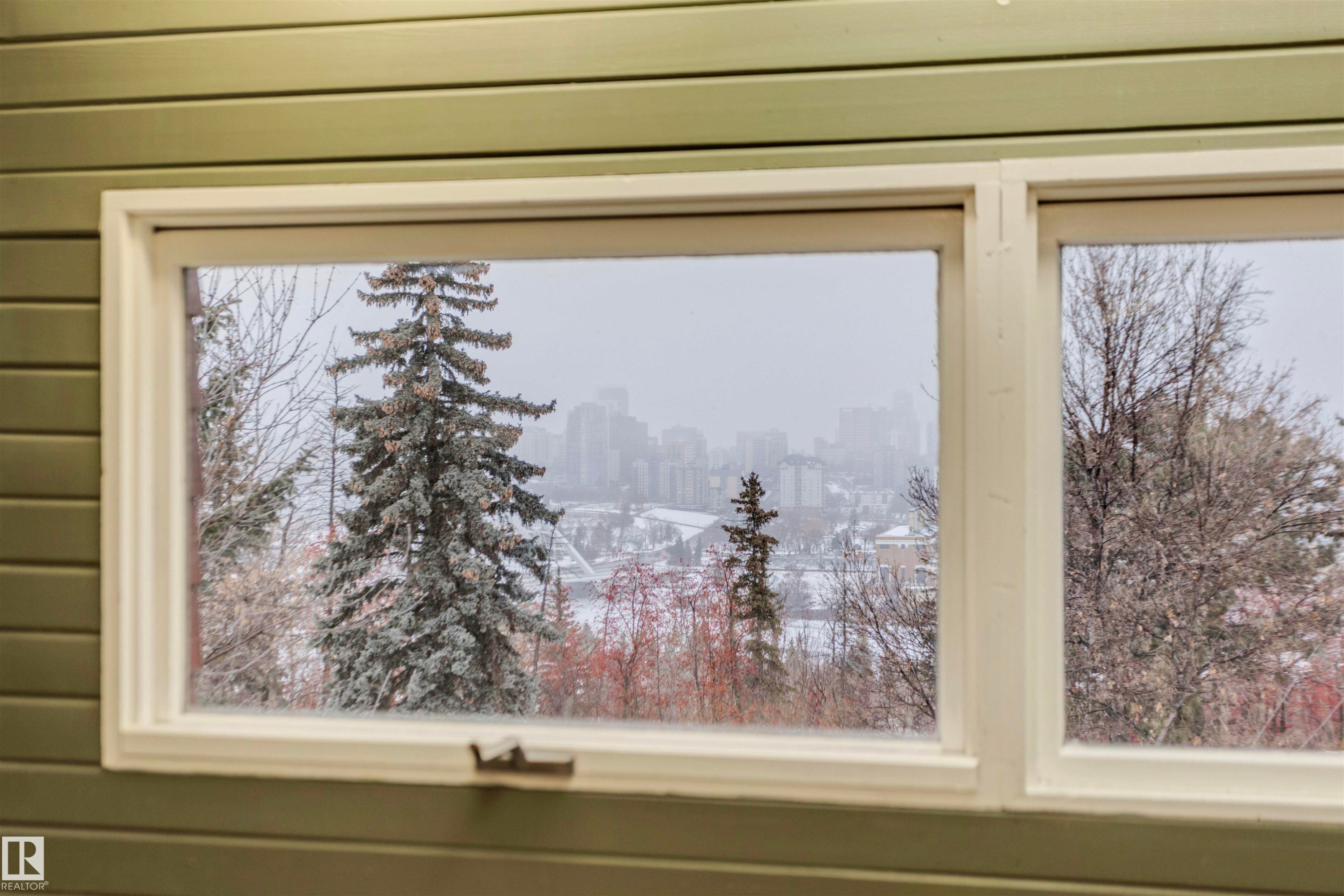 10417 Saskatchewan Drive, Edmonton, AB - Indoor Photo Showing Other Room