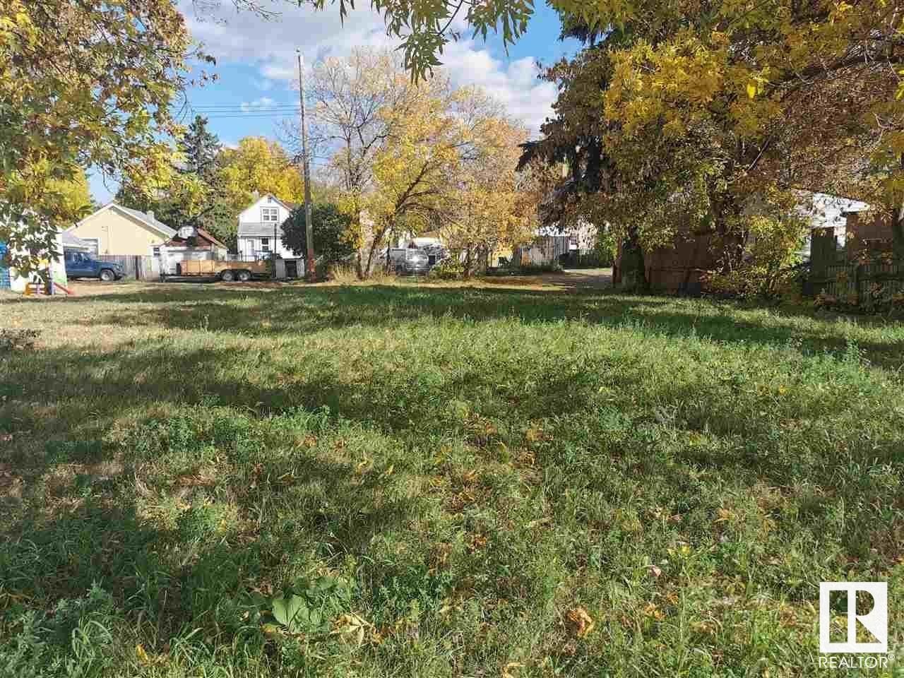 11833 Fort Road, Edmonton, AB