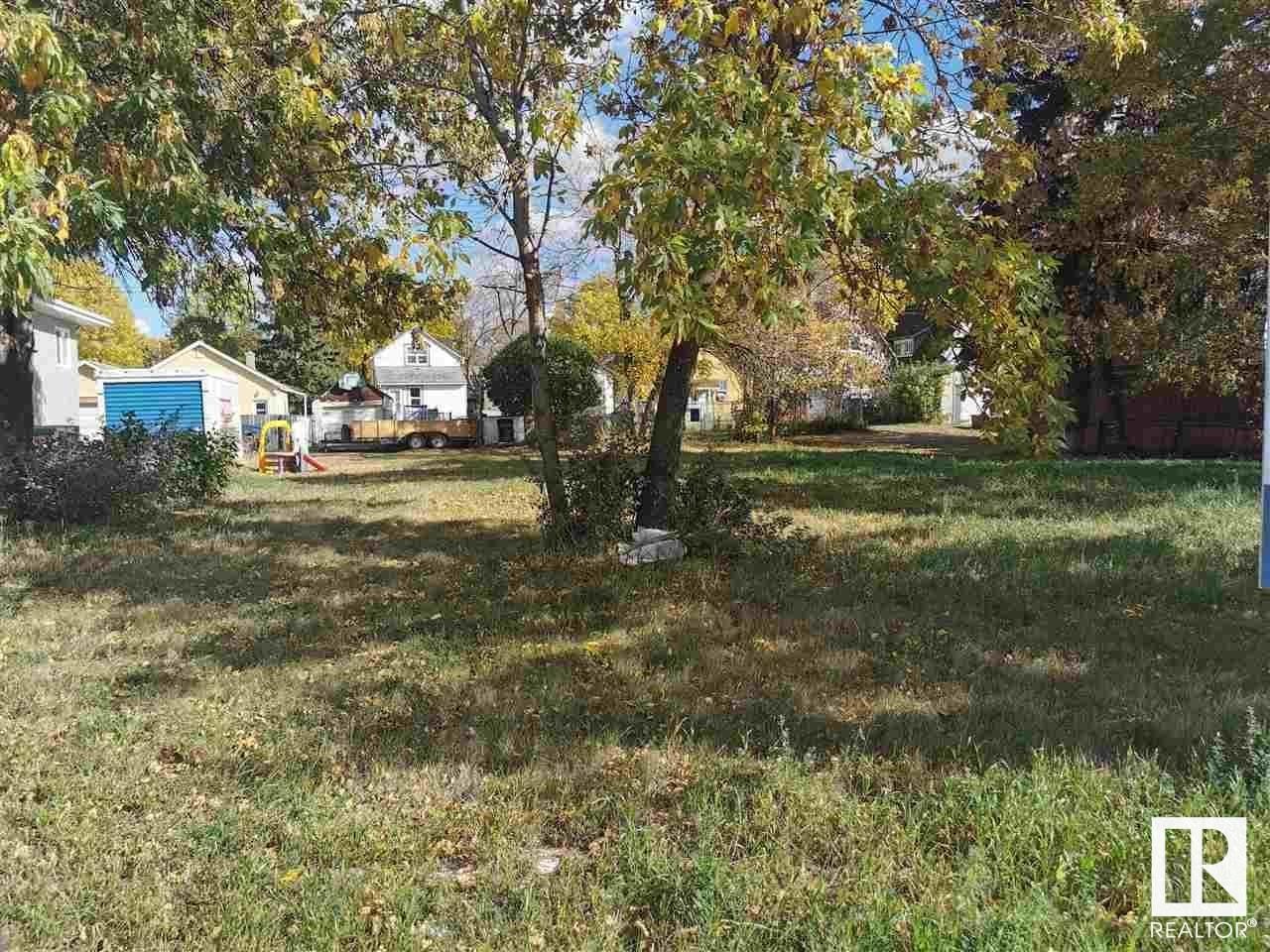 11833 Fort Road, Edmonton, AB