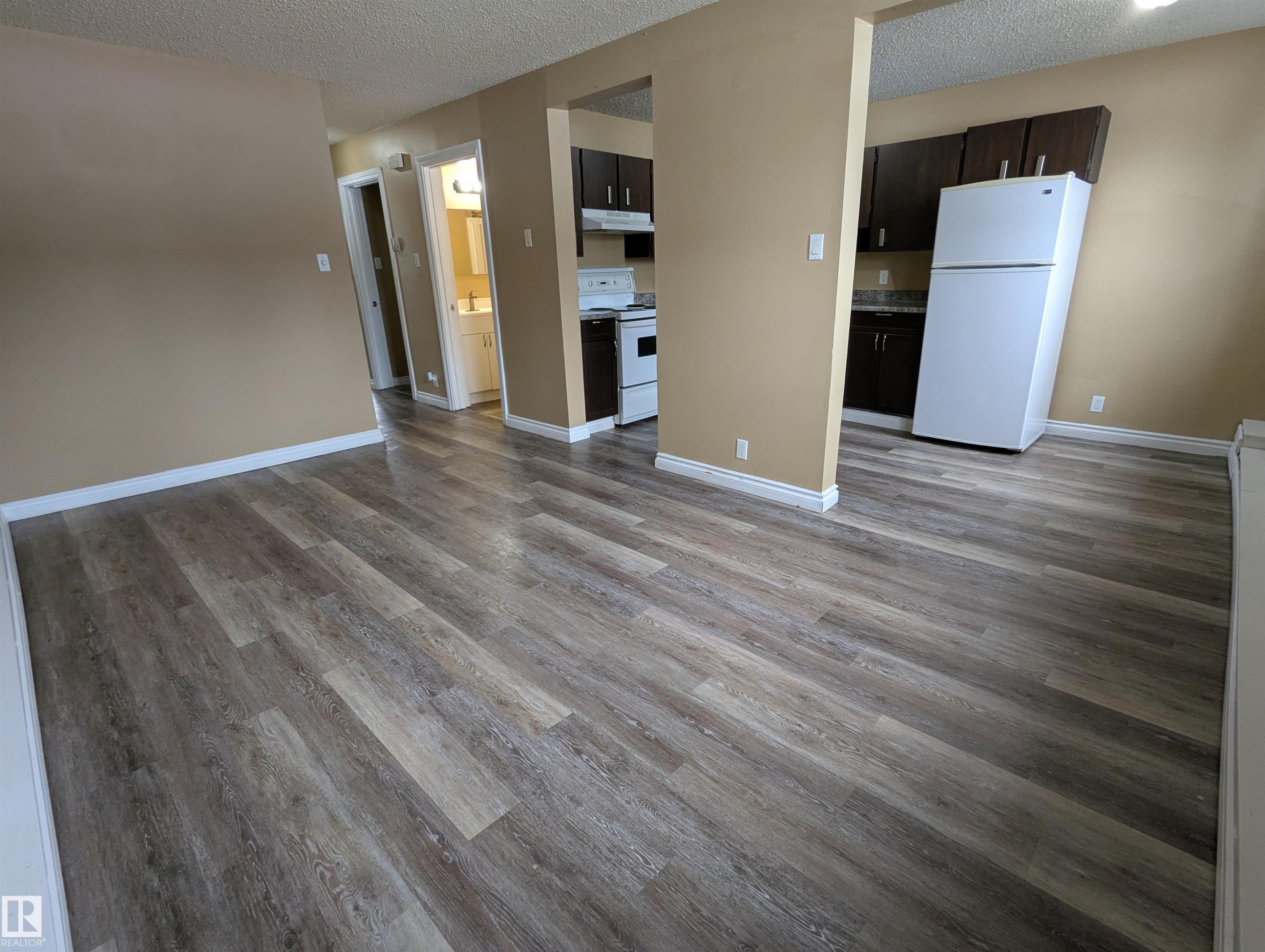 5014 52 Avenue, Glendon, AB - Indoor Photo Showing Kitchen