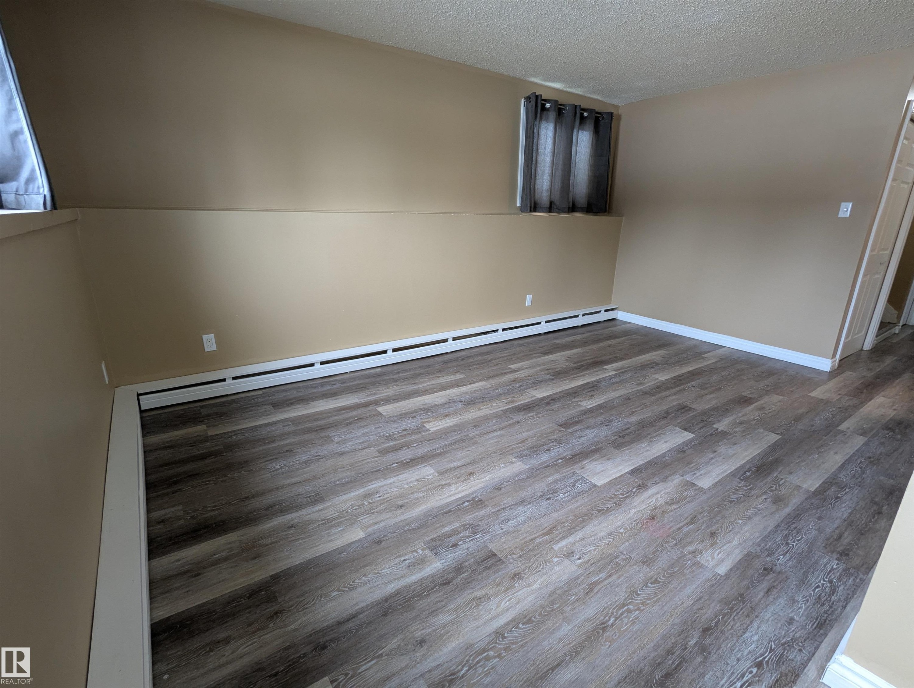5014 52 Avenue, Glendon, AB - Indoor Photo Showing Other Room