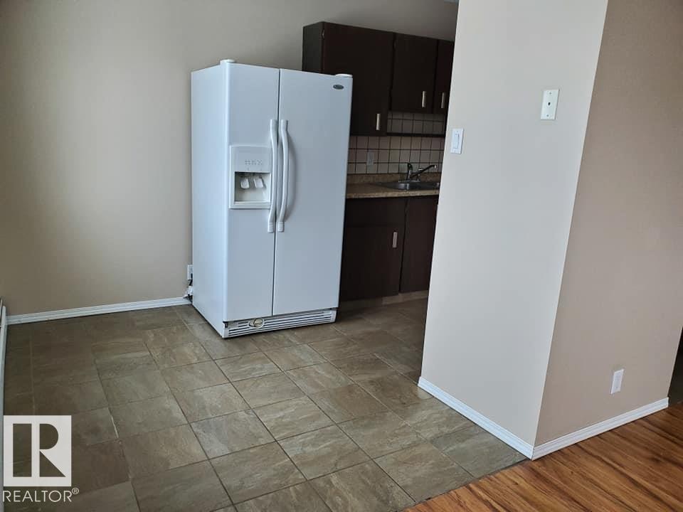 5014 52 Avenue, Glendon, AB - Indoor Photo Showing Other Room