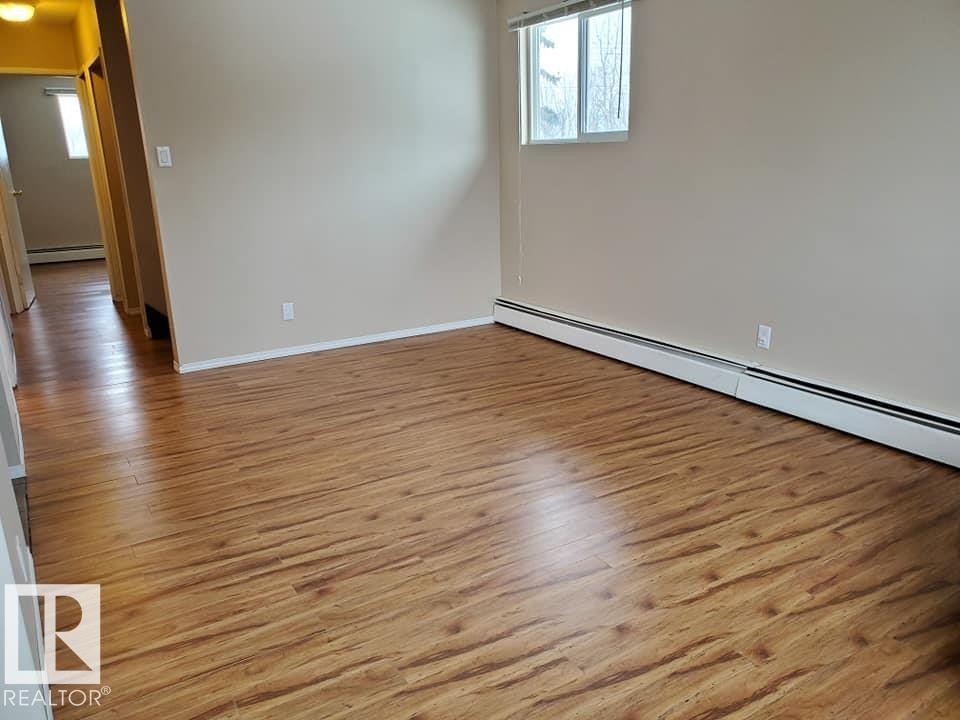 5014 52 Avenue, Glendon, AB - Indoor Photo Showing Other Room