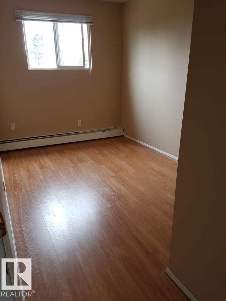 5014 52 Avenue, Glendon, AB - Indoor Photo Showing Other Room