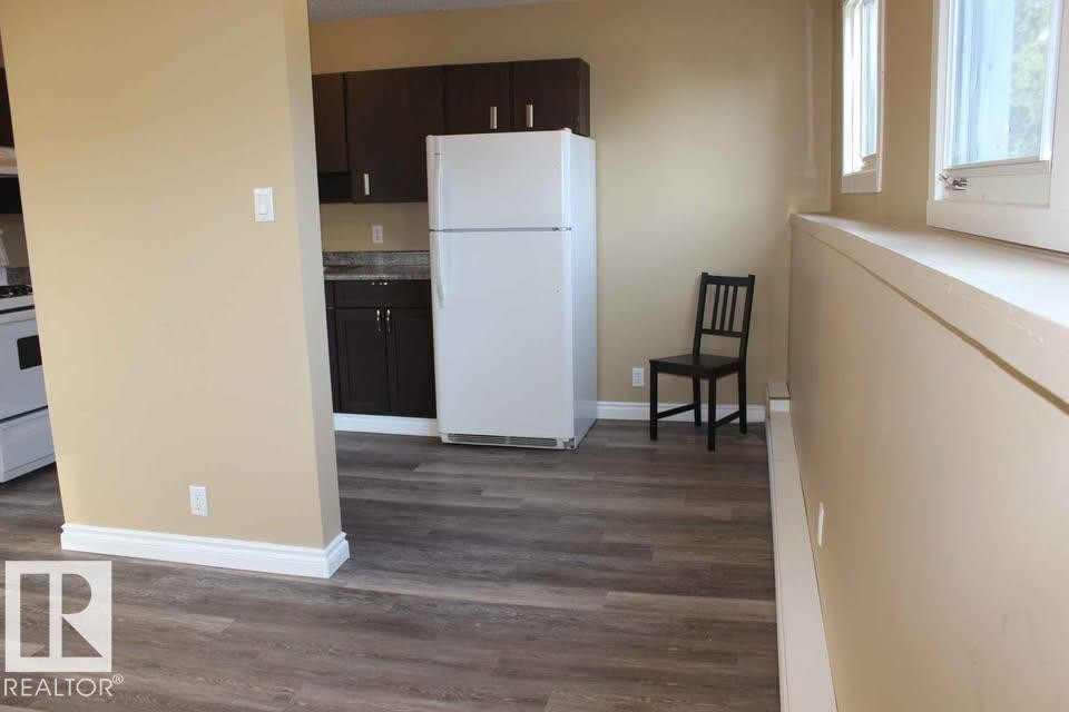 5014 52 Avenue, Glendon, AB - Indoor Photo Showing Kitchen
