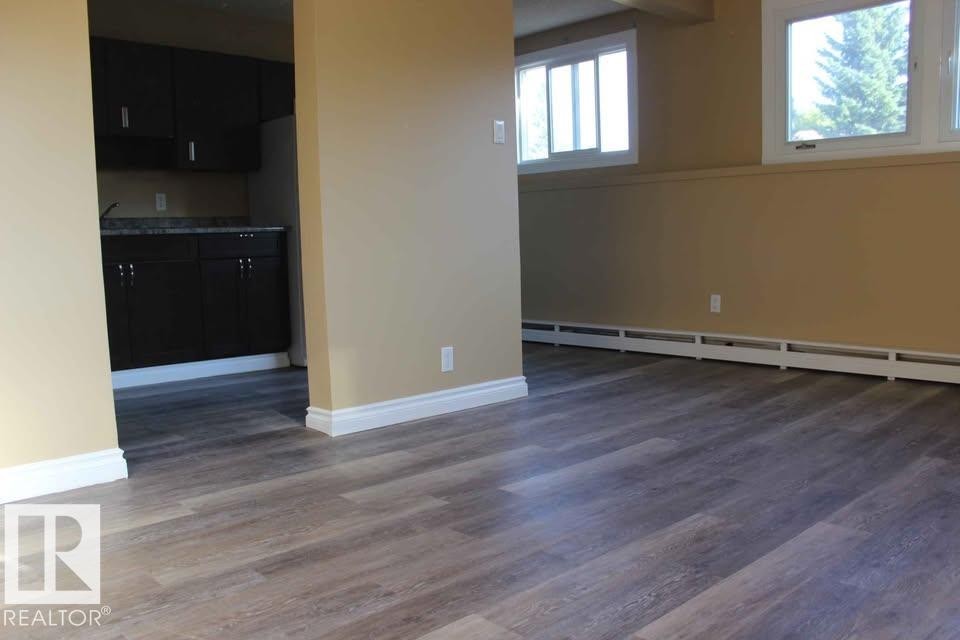 5014 52 Avenue, Glendon, AB - Indoor Photo Showing Other Room