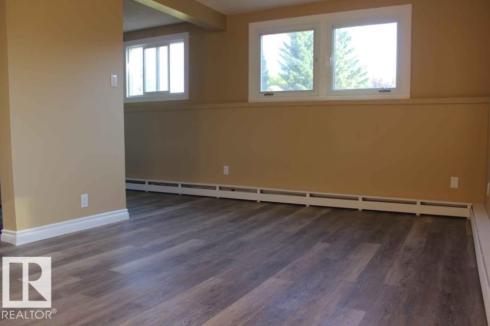 5014 52 Avenue, Glendon, AB - Indoor Photo Showing Other Room