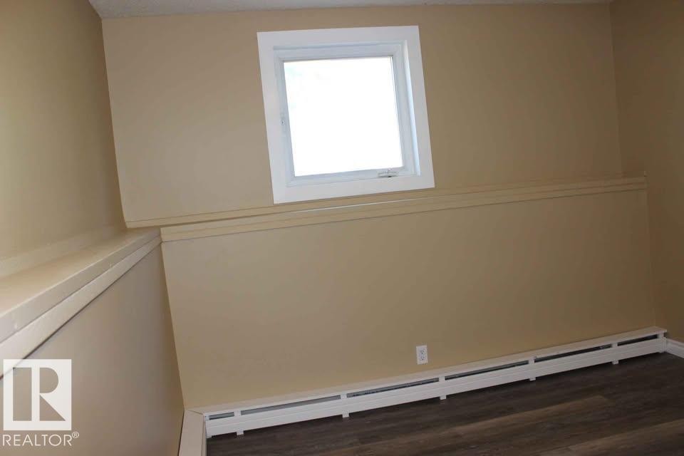 5014 52 Avenue, Glendon, AB - Indoor Photo Showing Other Room